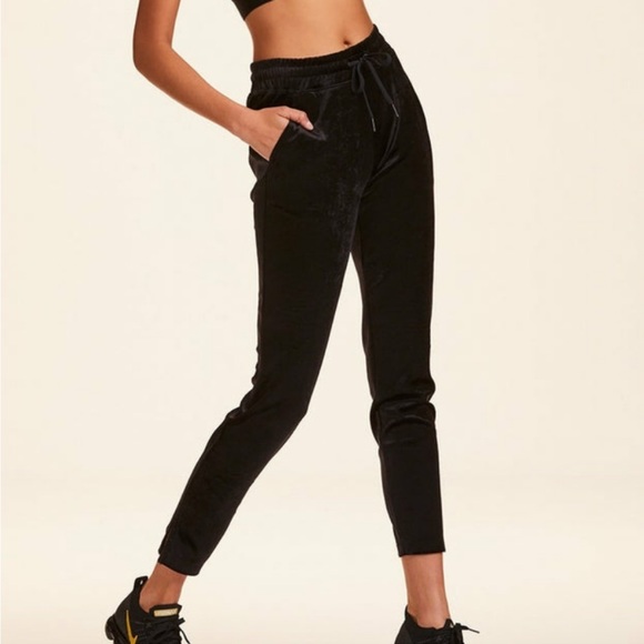 Alala Black Velour Plie Slit Hem Jogger Sweatpants Medium - Picture 1 of 16